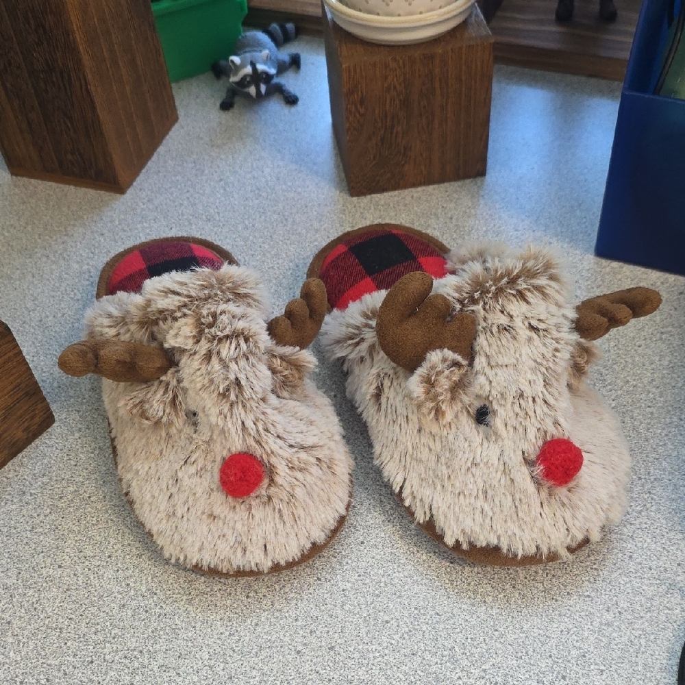 Reindeer Slippers, Like New! Size 11-12 So Soft!